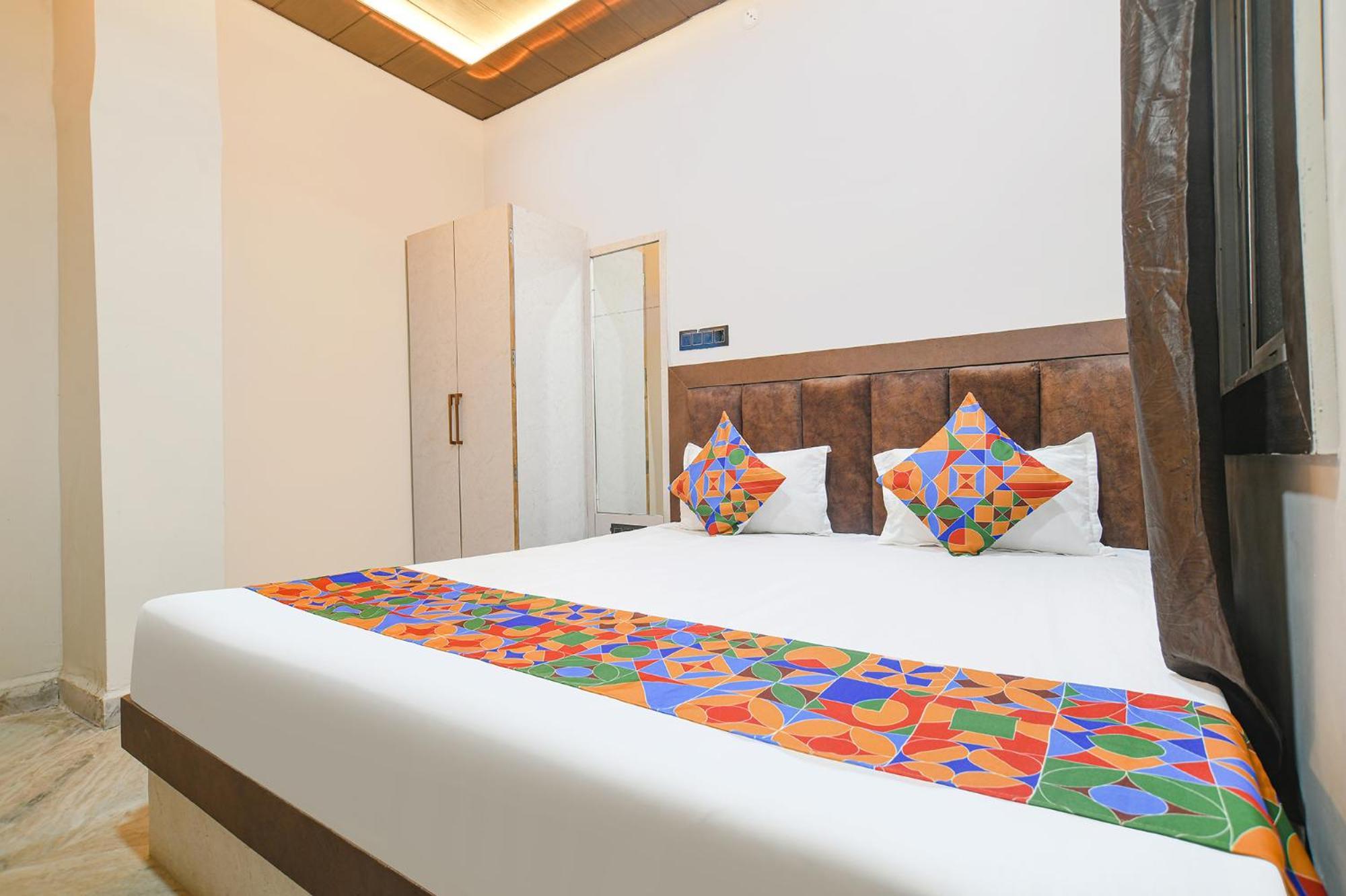Fabhotel Shiva Grand Uddzsaín Kültér fotó