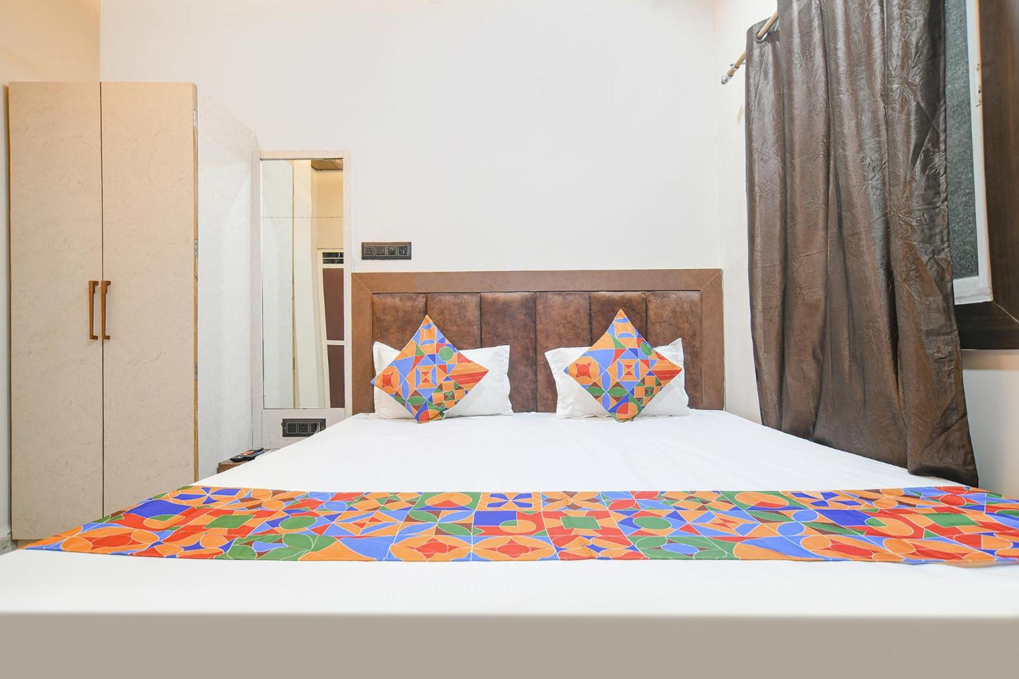 Fabhotel Shiva Grand Uddzsaín Kültér fotó