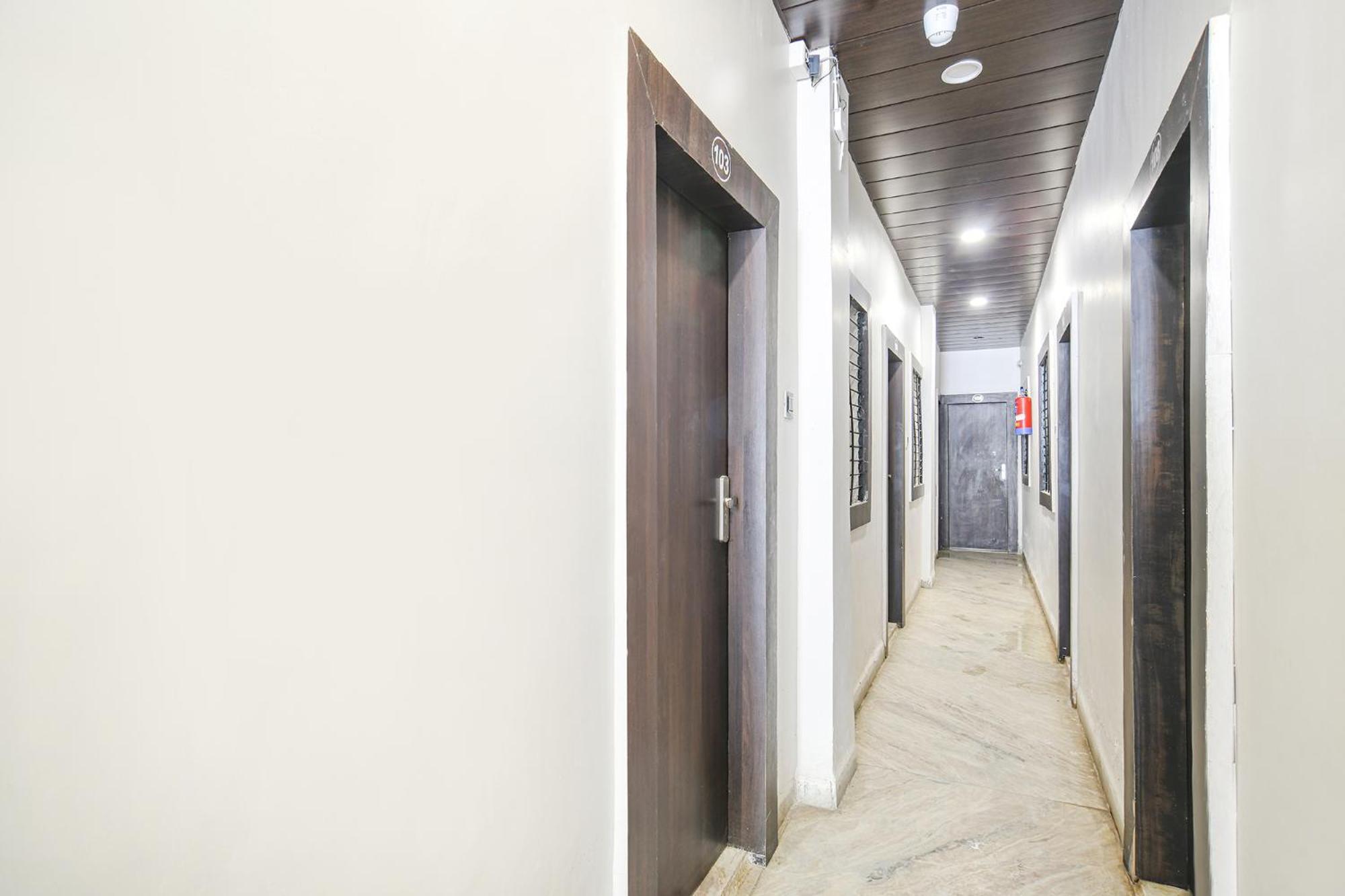 Fabhotel Shiva Grand Uddzsaín Kültér fotó