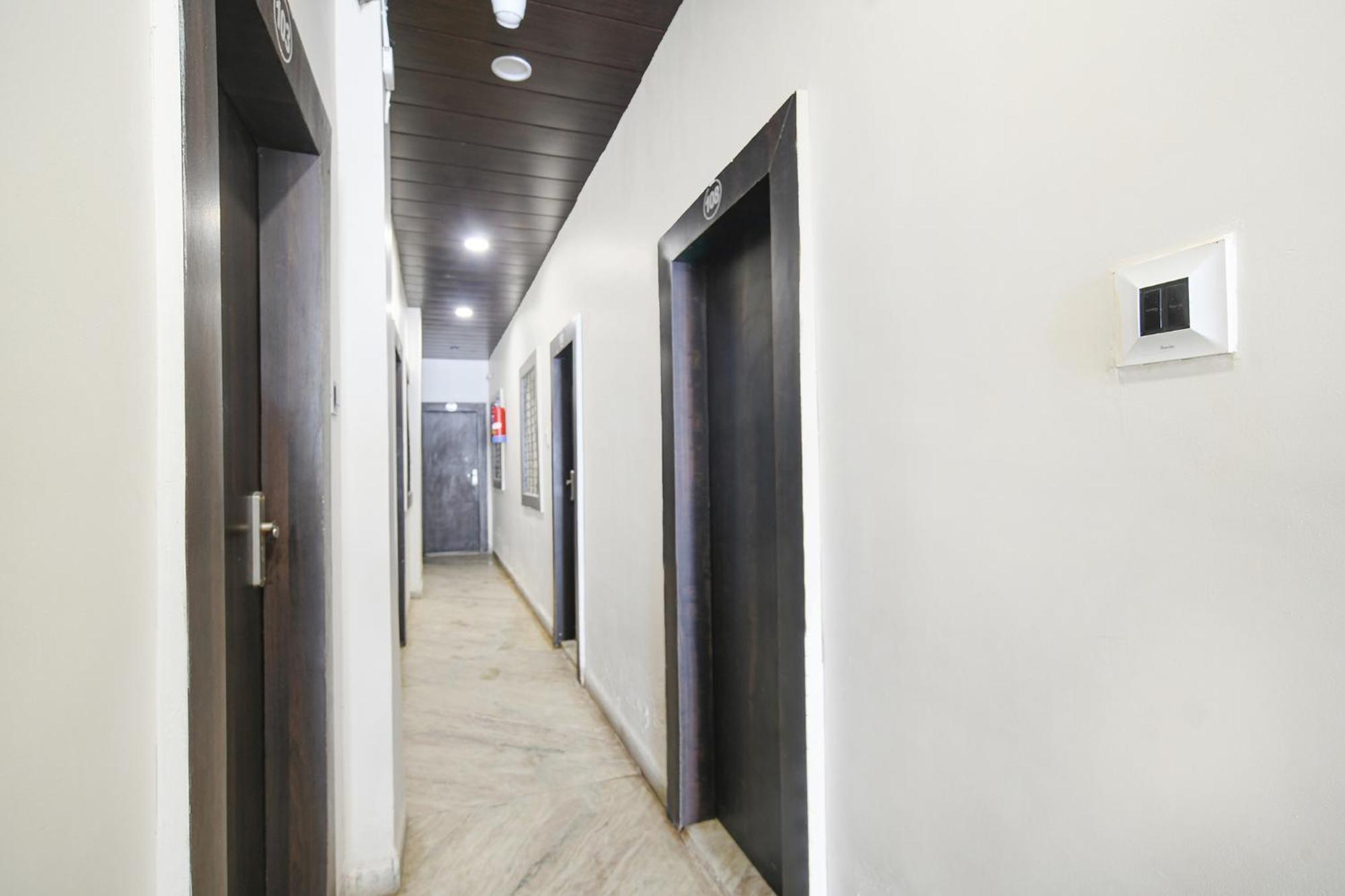 Fabhotel Shiva Grand Uddzsaín Kültér fotó